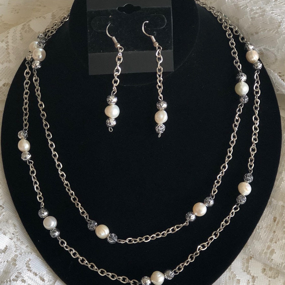 Pearl Necklace & Earrings Set
